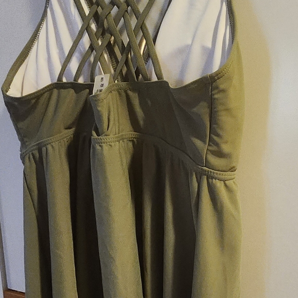 NWT- Aqua Eve Green Tummy Control bathing suit top. Size 12W.. $12 - Picture 4 of 13